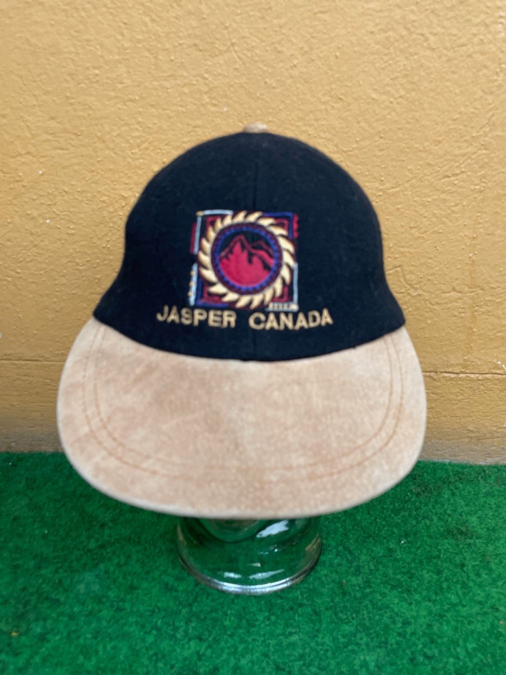 Copricapi, berretti & cappellini: Vintage 90s Cap Jasper canarder Leather & Wool, embrodery – Usato da Zürich venduto da le_souk