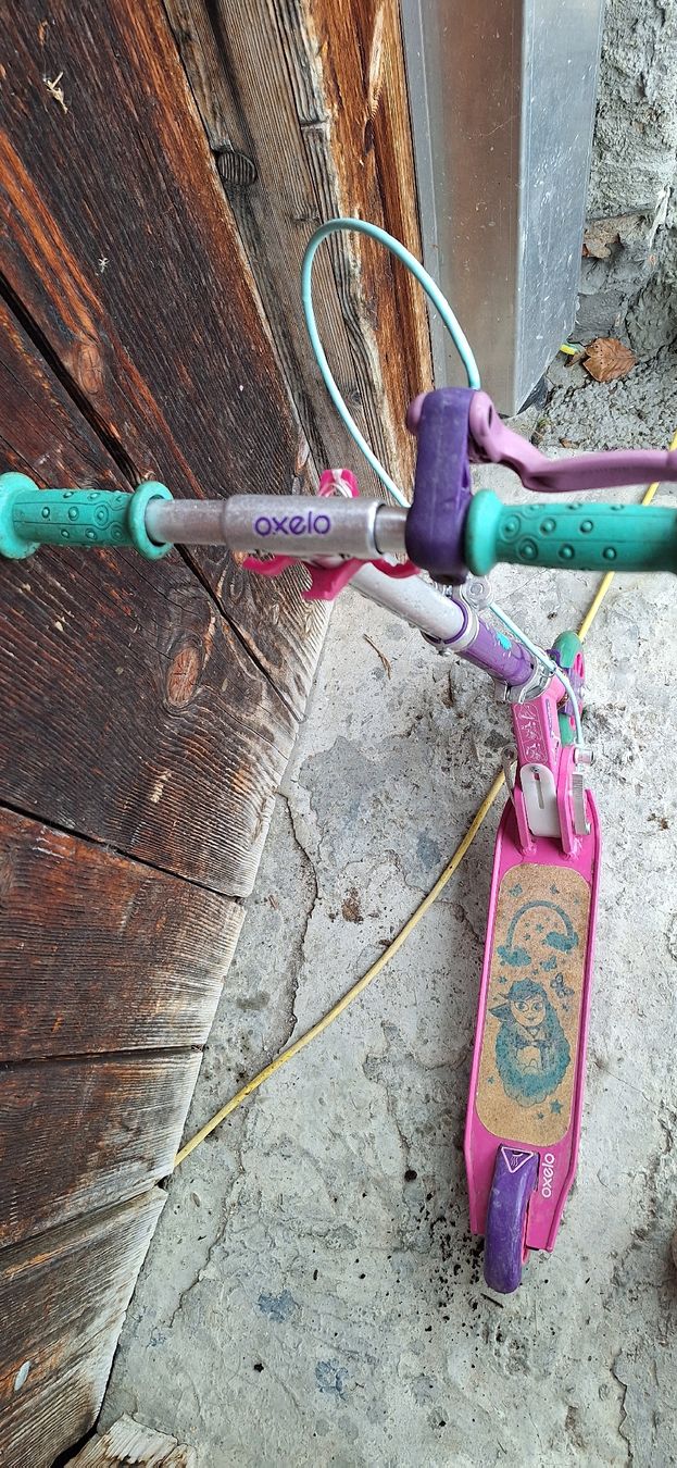 Oxelo Kickboard: Pinker Frozen Kinderroller von Oxelo – Usato da Eggiwil venduto da KIMBALI01 1