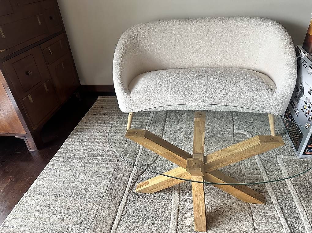 Sofas: Ensemble : canapé bouclette + table basse ronde  – D'occasion à Bulle par Melisa7 2