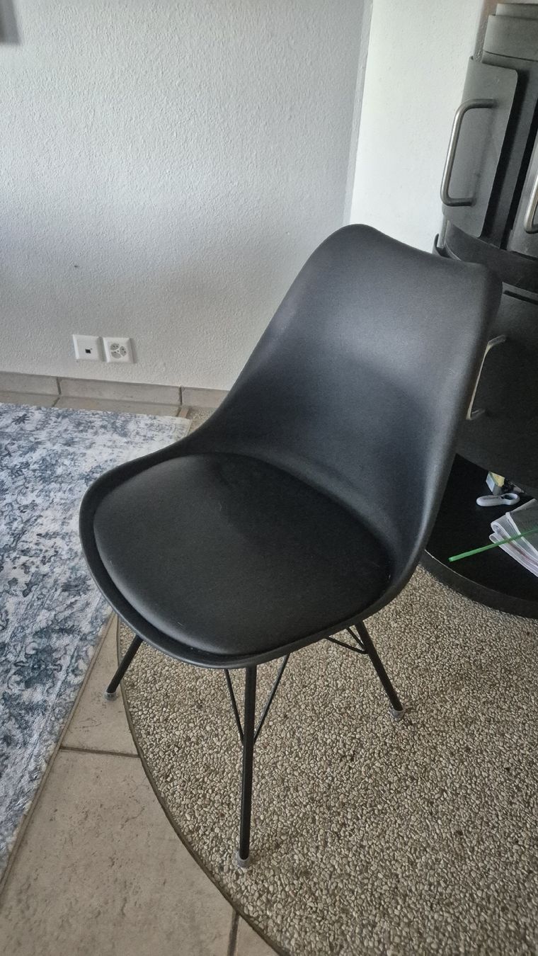Set di tavolo e panche: Esstisch Oval Weiss mit 6 Stuehlen grau/Schwarz – Usato da hünenberg venduto da jessica8709 1