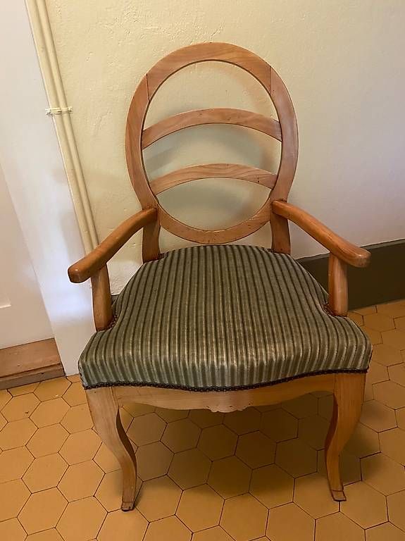Chaises: antiker Stuhl – D'occasion à Bern par bri_5j8l