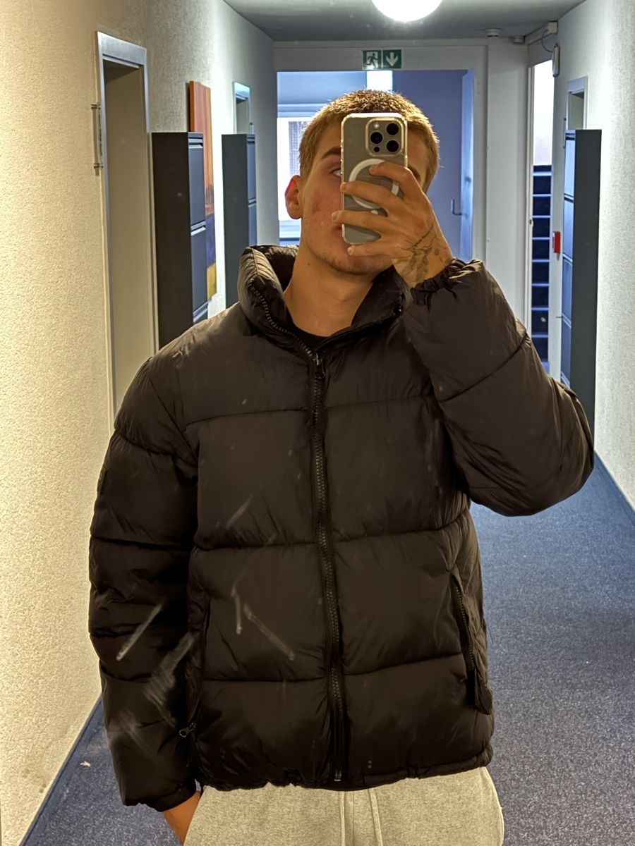 Zara Giacche: Zara Puffer Black – Nuovo (secondo la descrizione) da Wildegg venduto da Myexlv 4