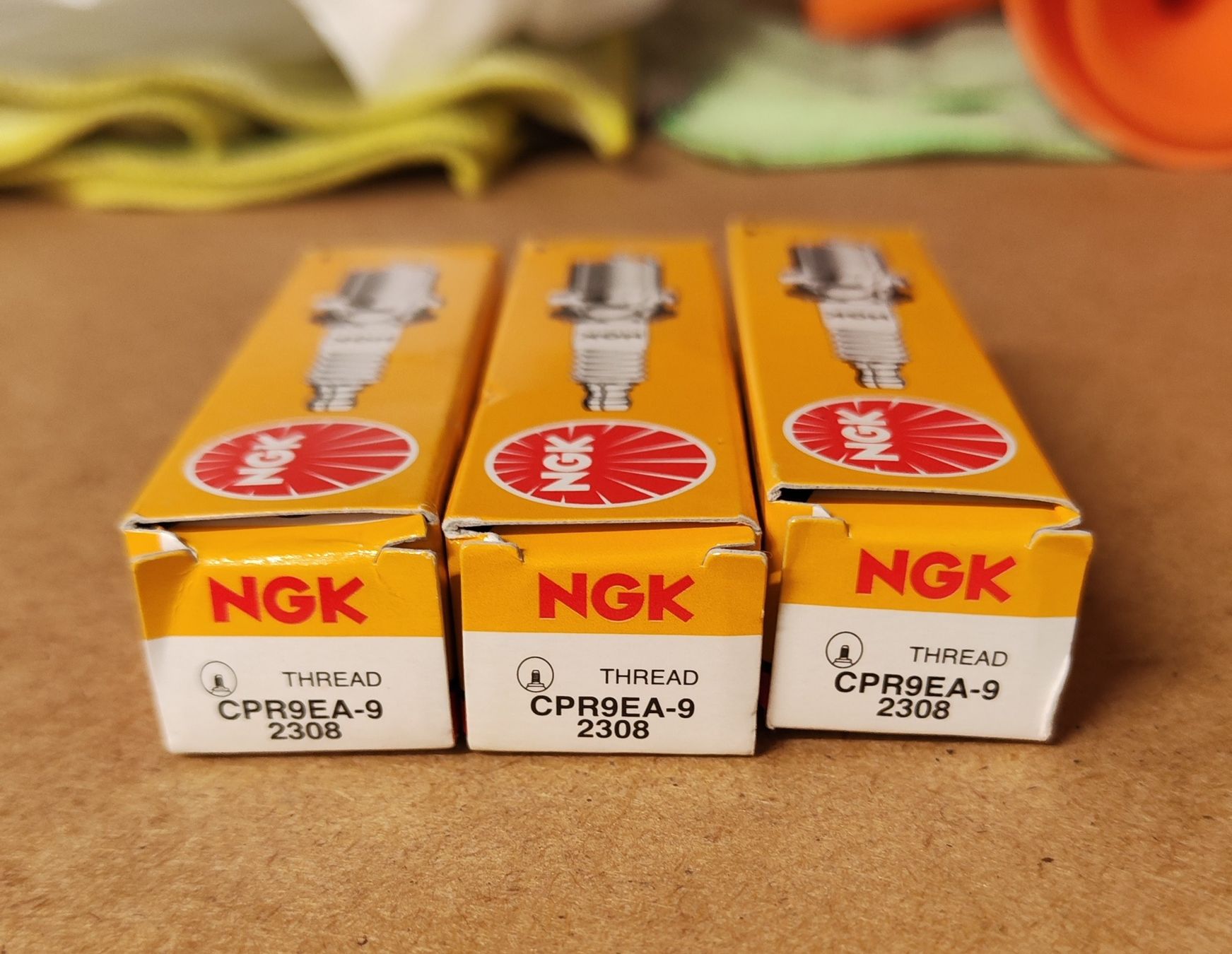 NGK Tutti i ricambio per moto: NGK CPR9EA-9 Zündkerzen 3 Stk. – Nuovo (secondo la descrizione) da Zuchwil venduto da KohlaMagic