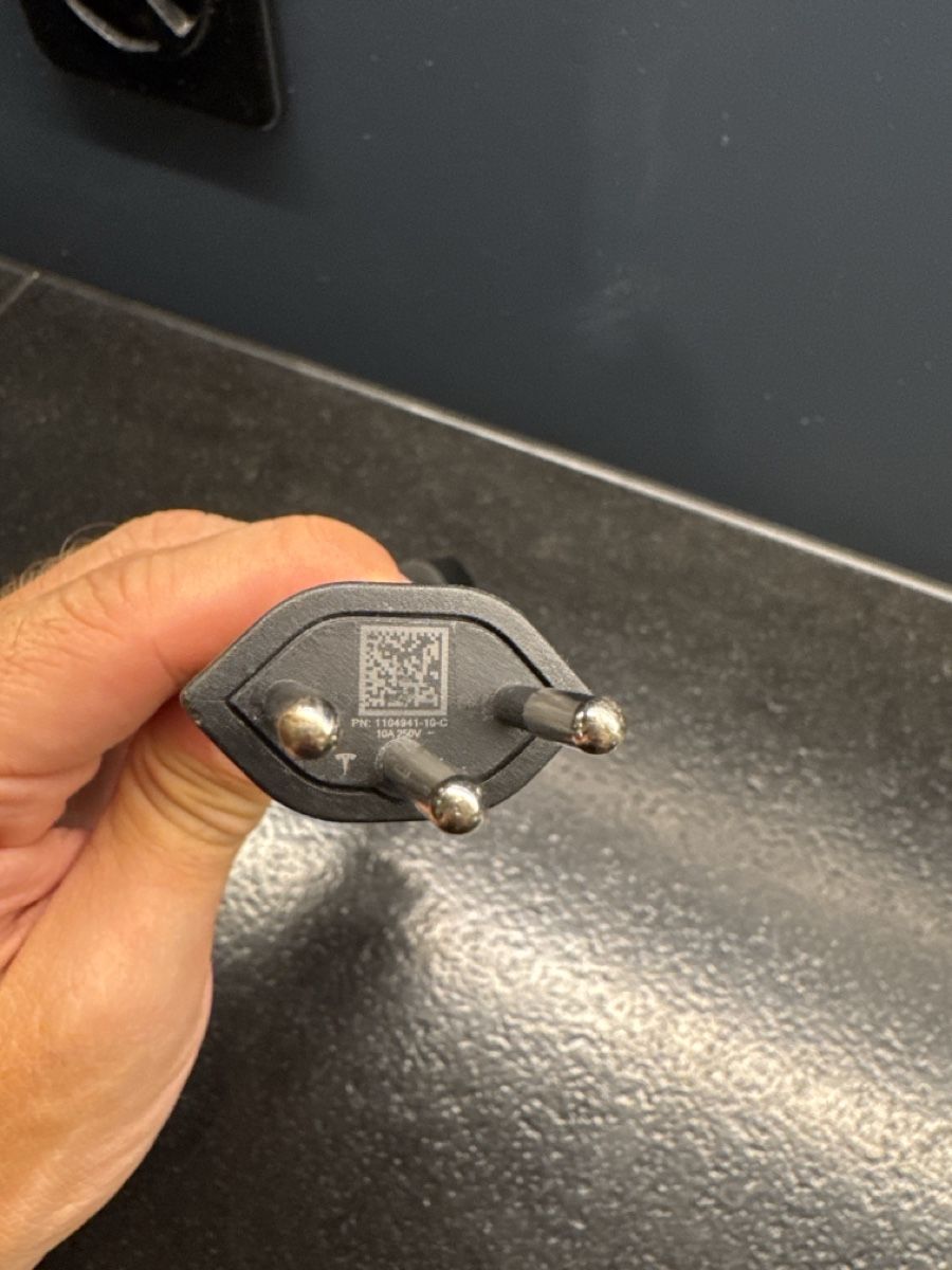Lecteurs & Adaptateurs: Tesla Schweiz-Adapter CH – Neuf (Voir description) à Gossau ZH par che_q7f9 1