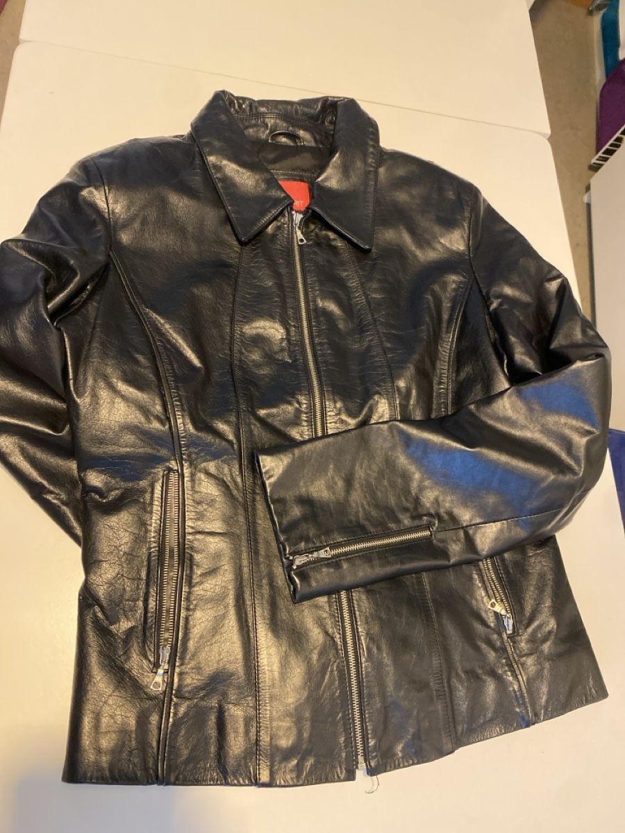 Esprit Vestes: Lederjacke Esprit Grösse M – D'occasion à Jona par sarasaftladen
