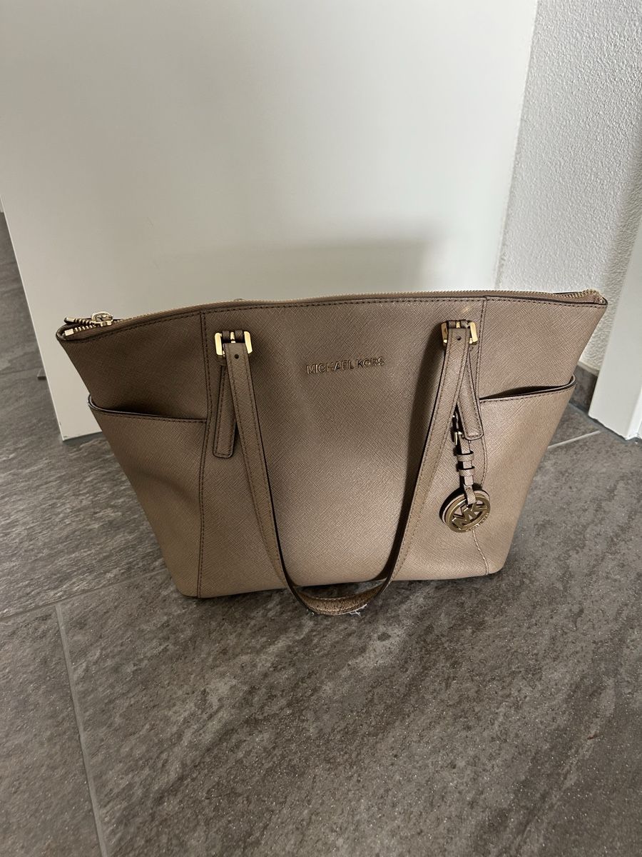Michael Kors Borse da donna: Michael Kors Handtasche Damen beige – Usato da Recherswil venduto da Luypol