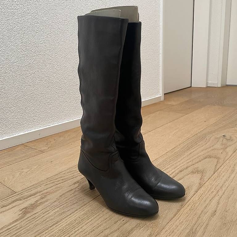 Bally Scarpe da donna: Lederstiefel von Bally Grösse 35 – Usato da Aarburg venduto da Qin3ze