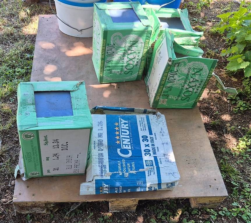 Rivestimenti per pavimenti: Env. 5m2 carrelage divers – Usato da Granges VS venduto da bon_wws6