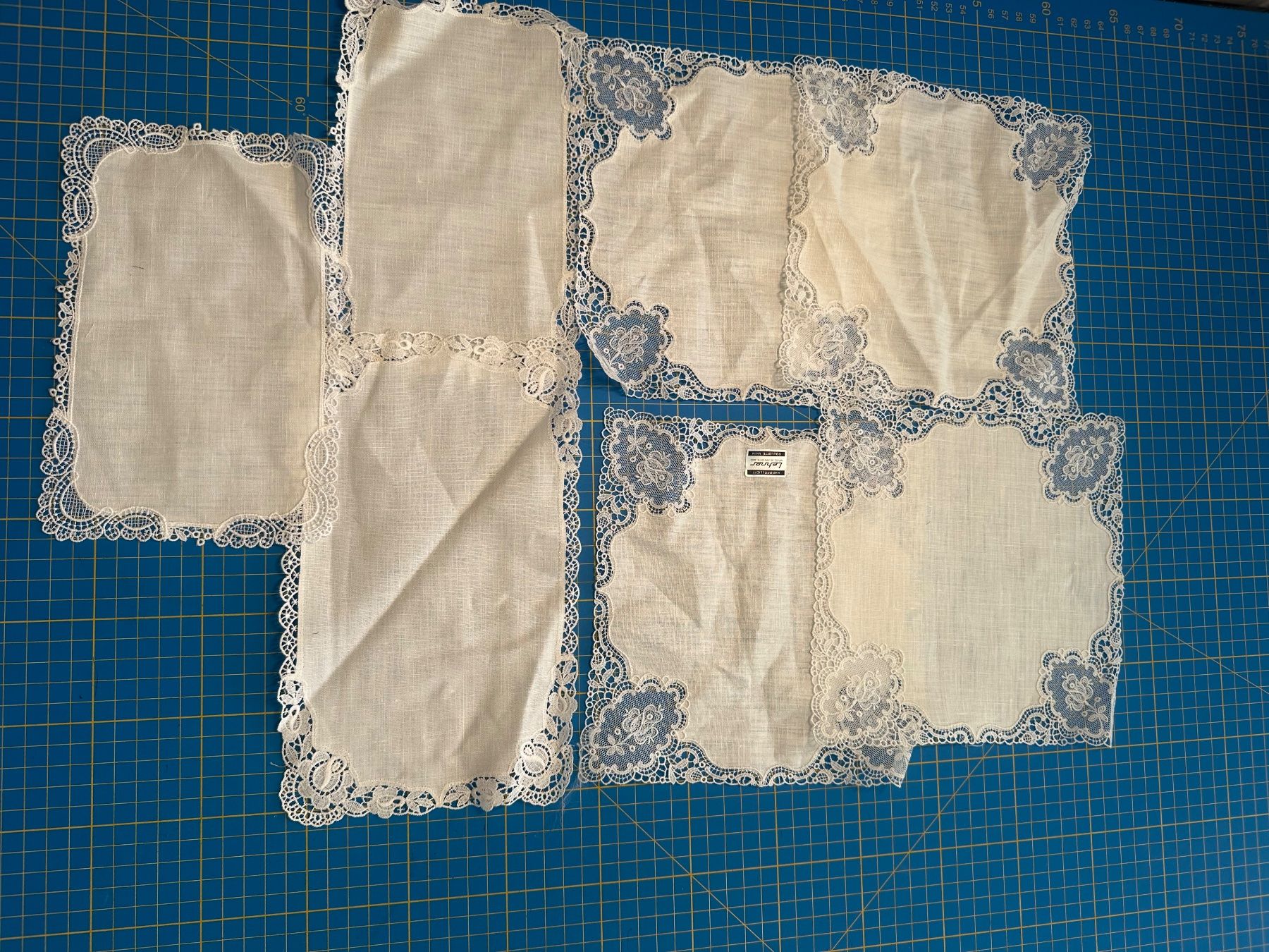 Tutte le decorazioni: GESTICKT DECO SET – Usato da Bottighofen venduto da M.O.L