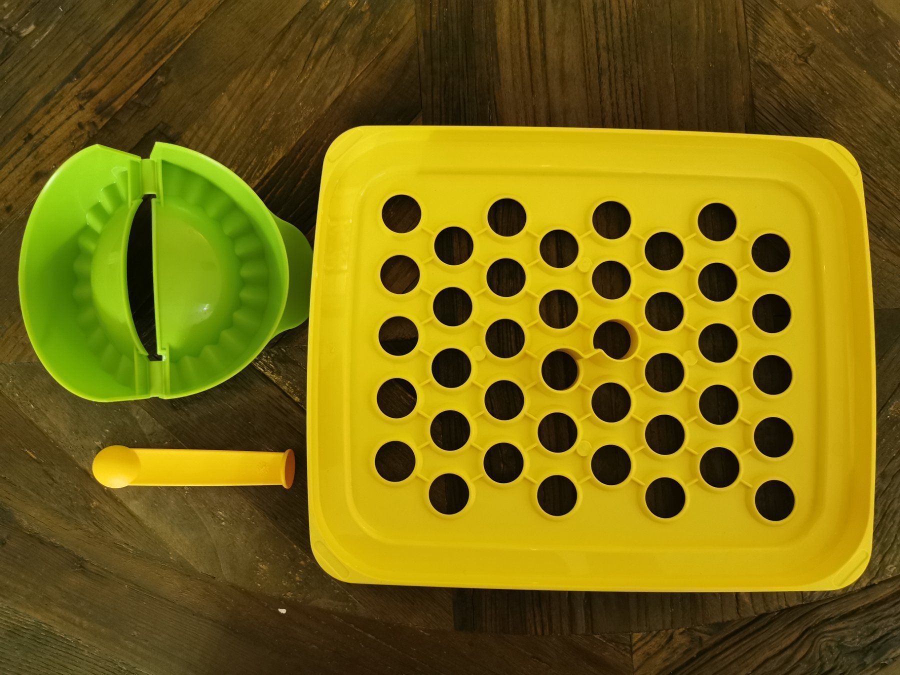 Tupperware Elettrodomestici da cucina: Tupperware Ravioli maker/ Happy Snack + Teigfalle – Nuovo (secondo la descrizione) da Stäfa venduto da basidis 2
