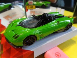 Pagani Huayra  1:43 (Mit Box) Mondo-Motors   >  (Ban)