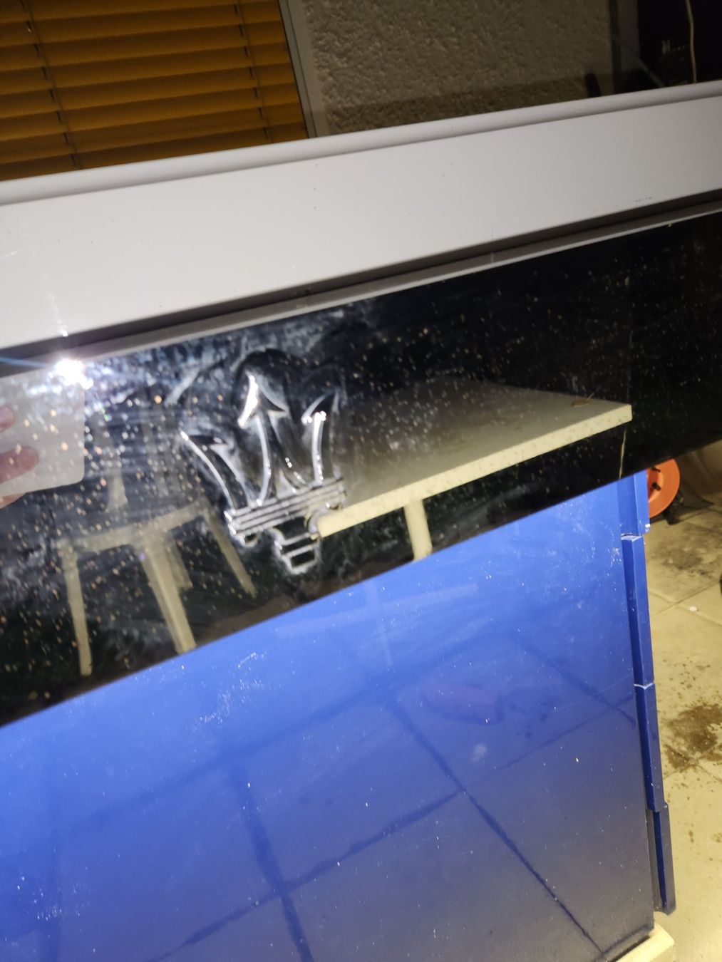 Allestimento di negozi e stand fieristici: Maserati Bar Tisch Trese Theke – Usato da Zürich venduto da StefJacob 3