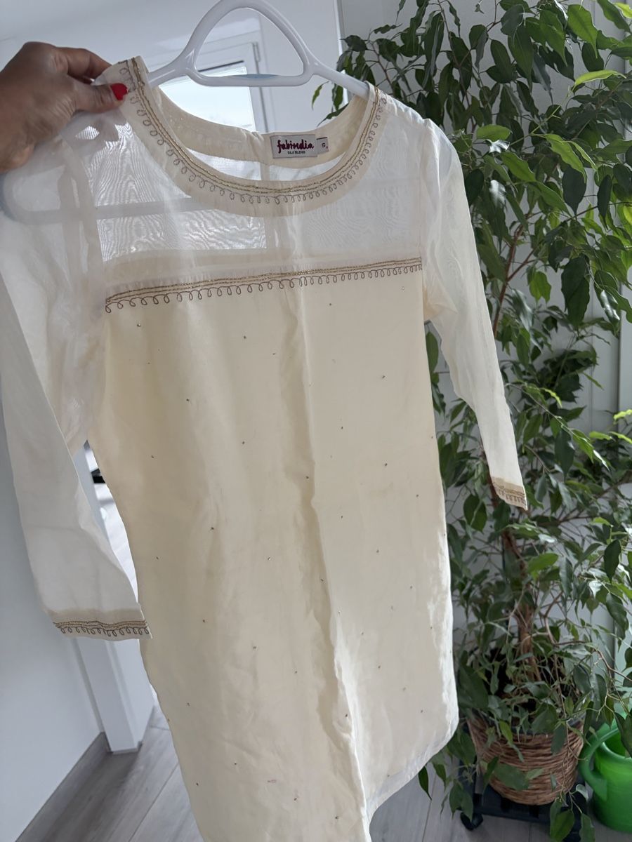 Tuniche: Silk Blend Tunic Top from Fabindia, Size S, Cream White. – Nuovo (secondo la descrizione) da Affoltern am albis venduto da onlyrose123