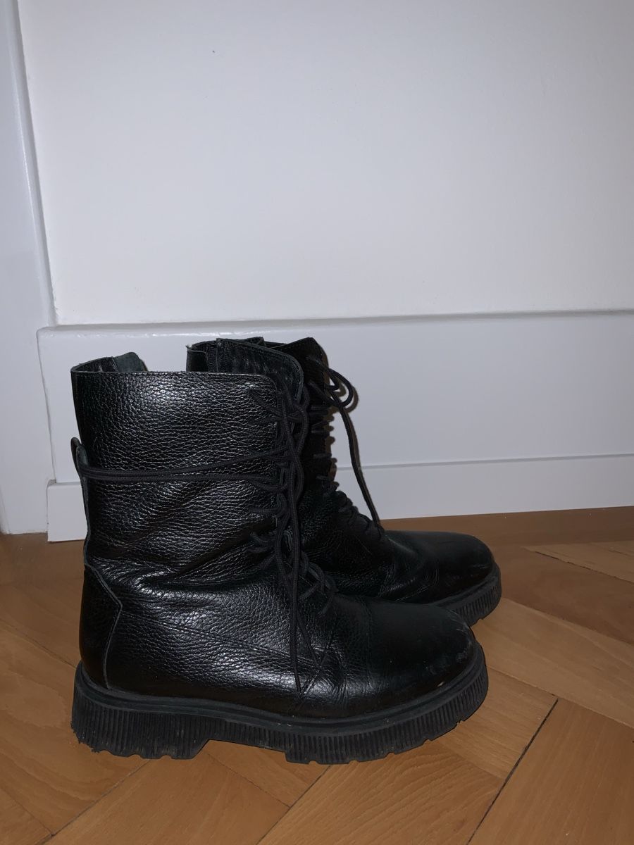 Scarpe da donna: Schwarze Lederstiefel, Grösse 40 – Usato da Evilard venduto da mcrider