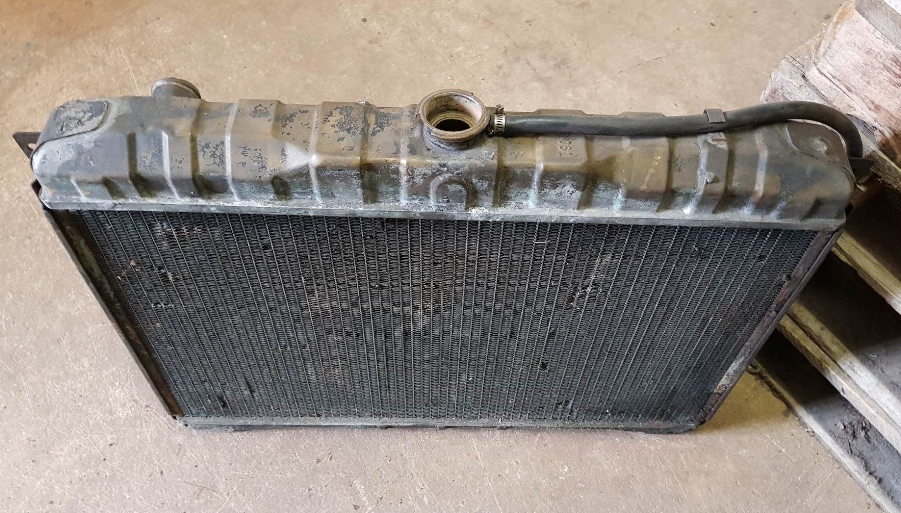 Tutti pezzi di ricambio auto: Original Mopar Kühler  No.5 – Usato da Niedergösgen venduto da usc_8qc6 2