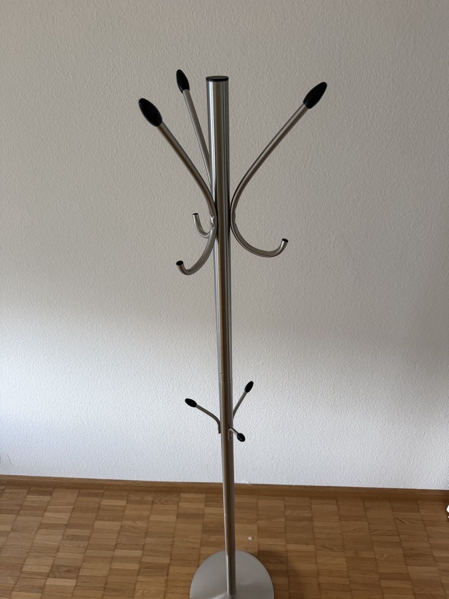 Garderobe: Kleiderständer  – Gebraucht aus Oberwil BL von Hariva 1