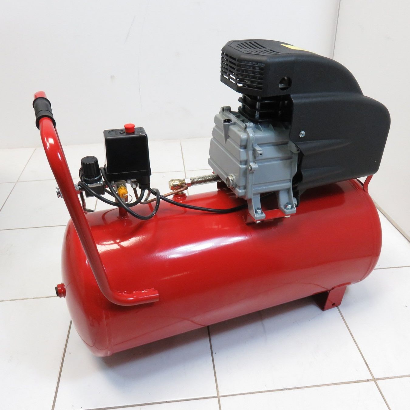 Kompressoren: Druckluft Kompressor 50 Liter Druckluftkompressor Kolben – Neu (gemäss Beschreibung) aus Baar von Werkzeugzentrum 3