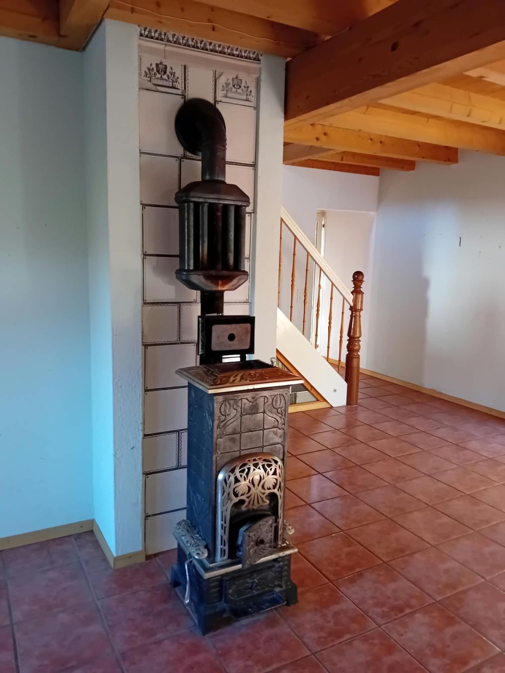 Altri mobili d'antiquariato: Schöner Holzofen einsatzbereit – Usato da Arch venduto da doli43
