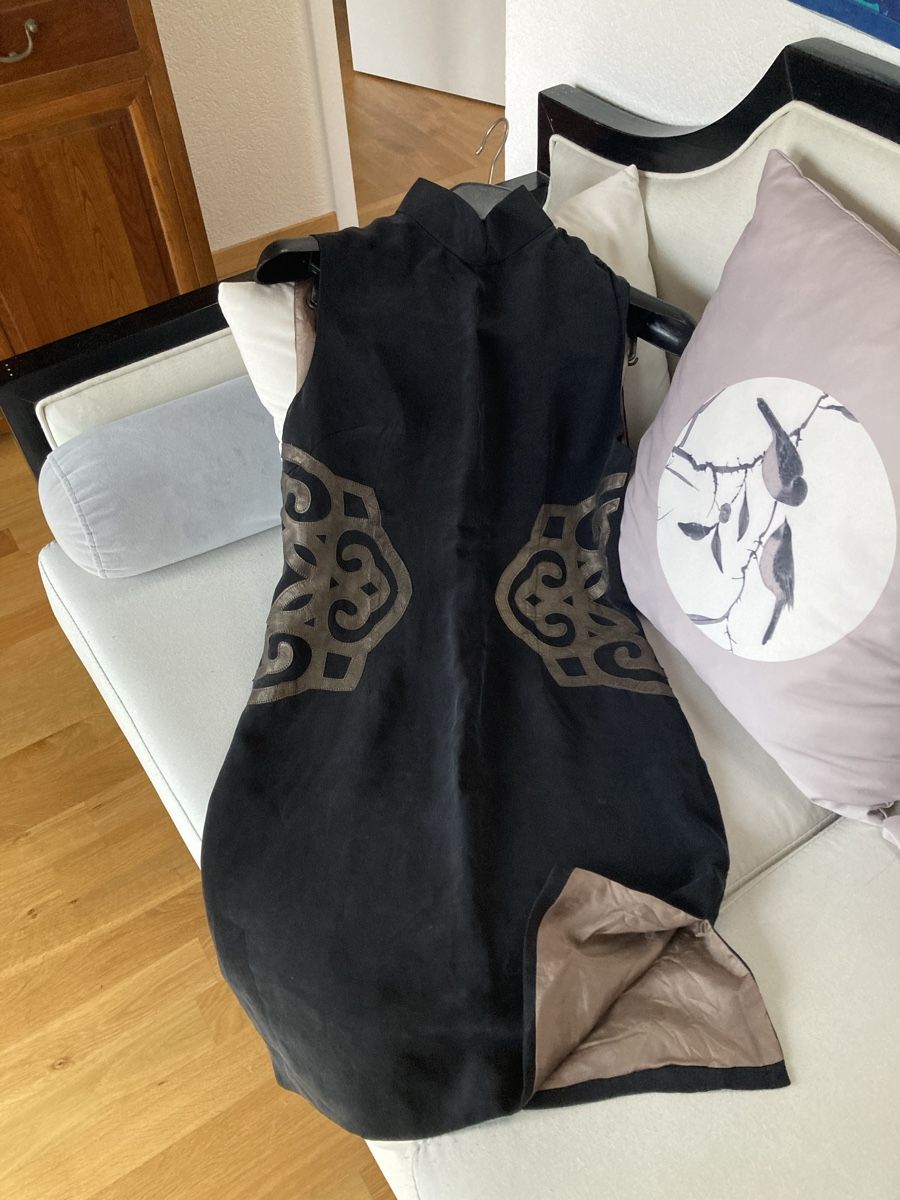 Robes: Silk dress – Neuf (Voir description) à Perroy par san_jxr8 2