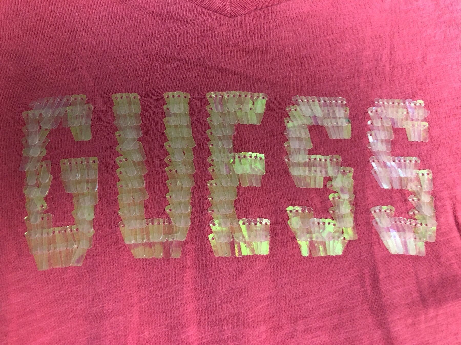Guess Camicette, T-shirt & Top: Süsses GUESS  T-Shirt Gr.110 – Usato da Obergerlafingen venduto da cabo4 1