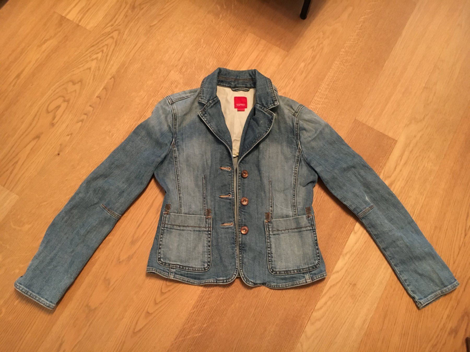 Esprit Giacche: Damen Jeansjacke von Esprit Gr. 36 – Usato da Rotkreuz venduto da Vkahlo