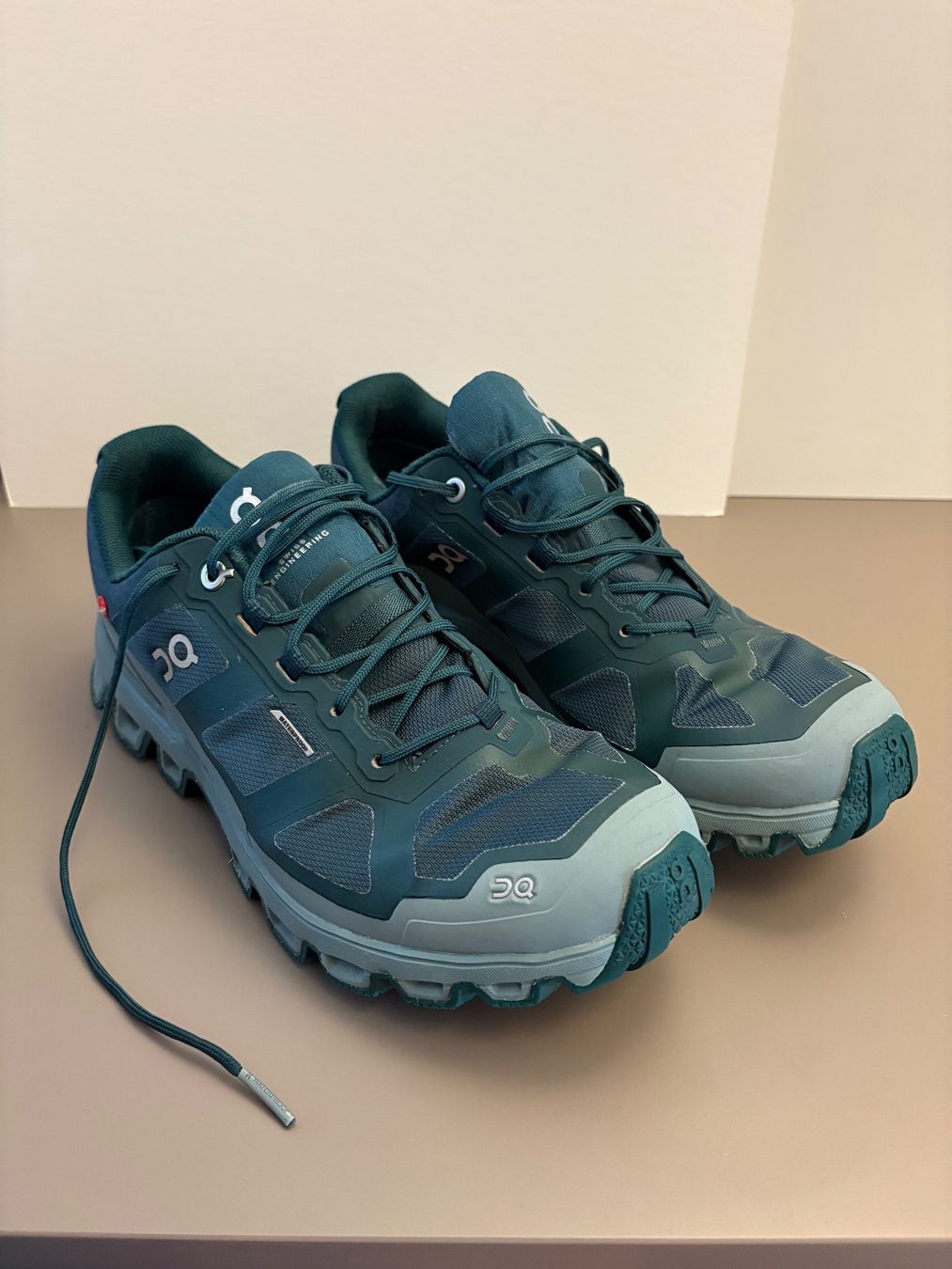 On Herrenschuhe: On Sneaker Wanderschuhe Waterproof 40 / 40.5 – Gebraucht aus Zürich von BeLene