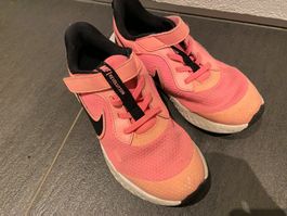Mädchen Turnschuhe Nike Revolution gr. 33.5