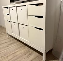 KALLAX Regal mit Untergestell, weiss - Top Zustand!