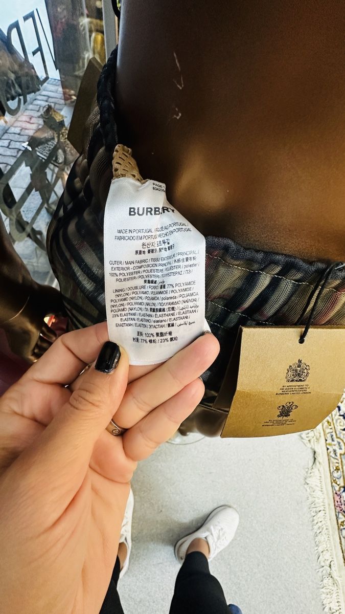 Burberry Pantaloni: Burberry Kurze Hose – Nuovo e nell'imballaggio originale da Lachen SZ venduto da HelvetiaLuxury 7