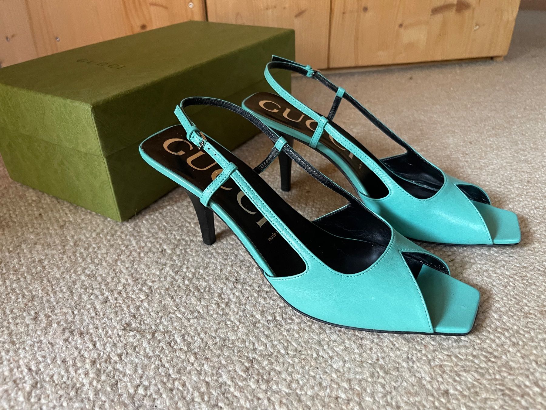 Gucci Chaussures femmes: Gucci tacchi- originale – Neuf avec emballage d'origine à Gordevio par LanaZimm 1