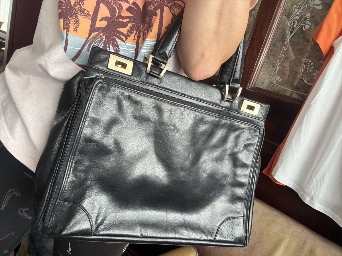 Borse: Vintage Leder Locher Tasche Ledertasche – Usato da Obfelden venduto da cesarina10 1