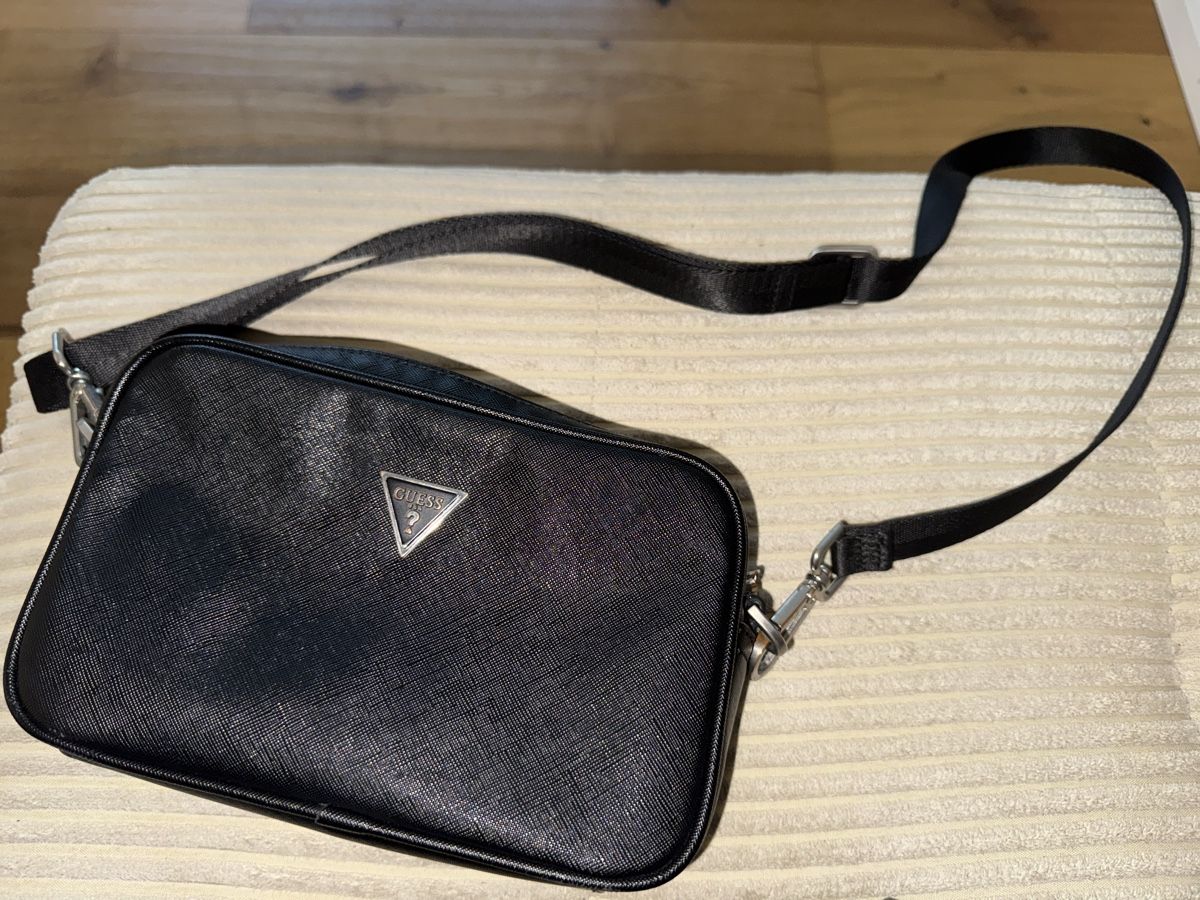Guess Taschen für Damen: Guess Tasche  – Gebraucht aus Laupen BE von WinterSnow