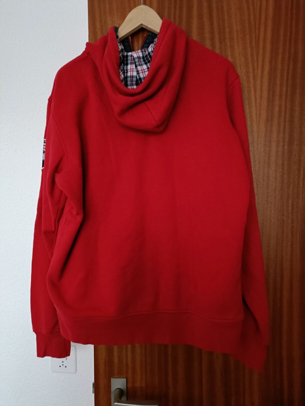 Maglioni & Felpe: Roter Engelberg Kapuzenpullover Grösse L – Usato da Sachseln venduto da SandraHae 1