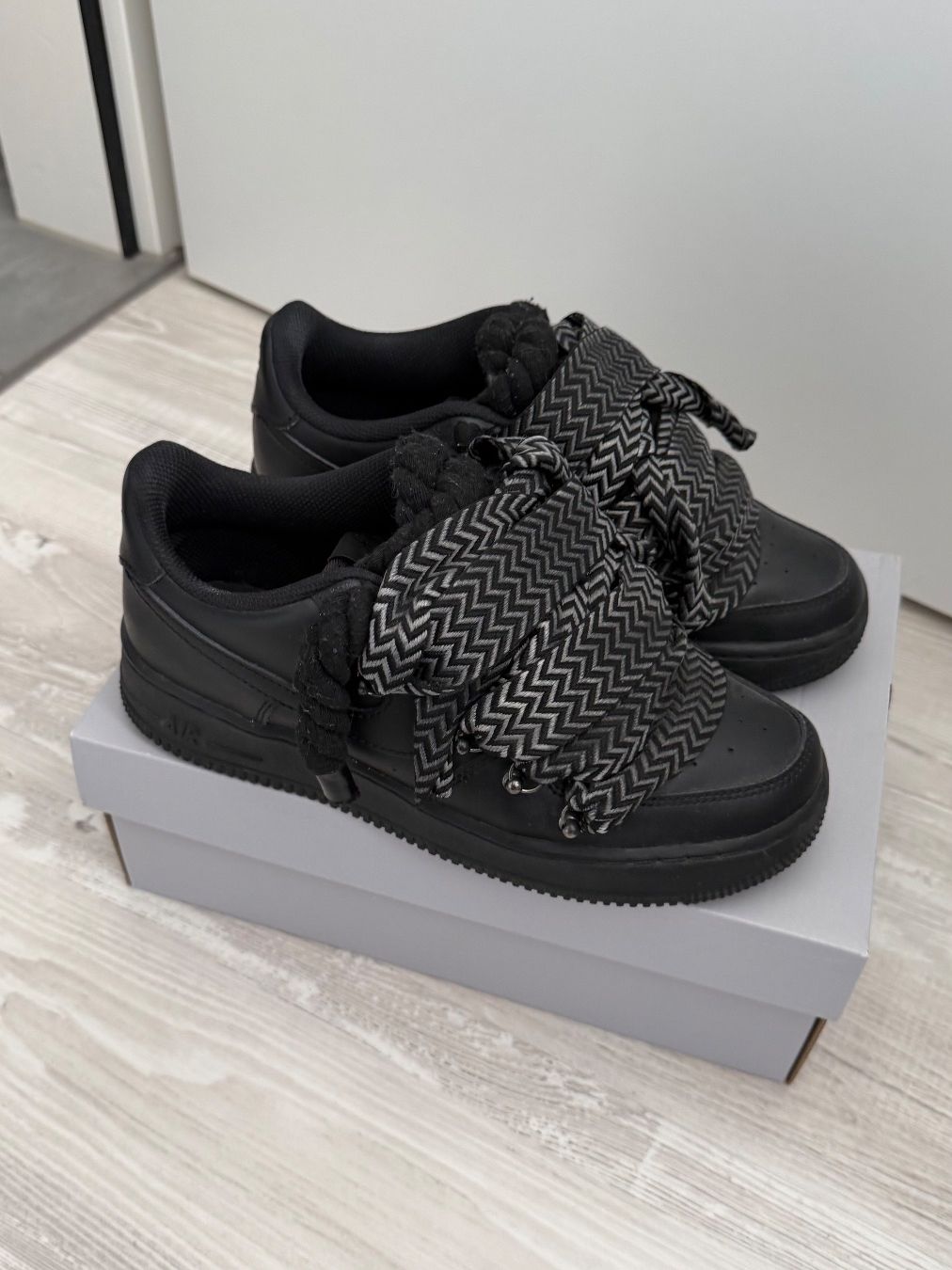 Nike Scarpe da uomo: Air Force 1 personnalisée – Usato da Court venduto da Style_ambre 2