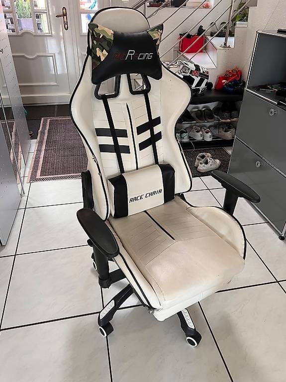 Stühle: Gaming chair – Gebraucht aus Oberbuchsiten von Djunker