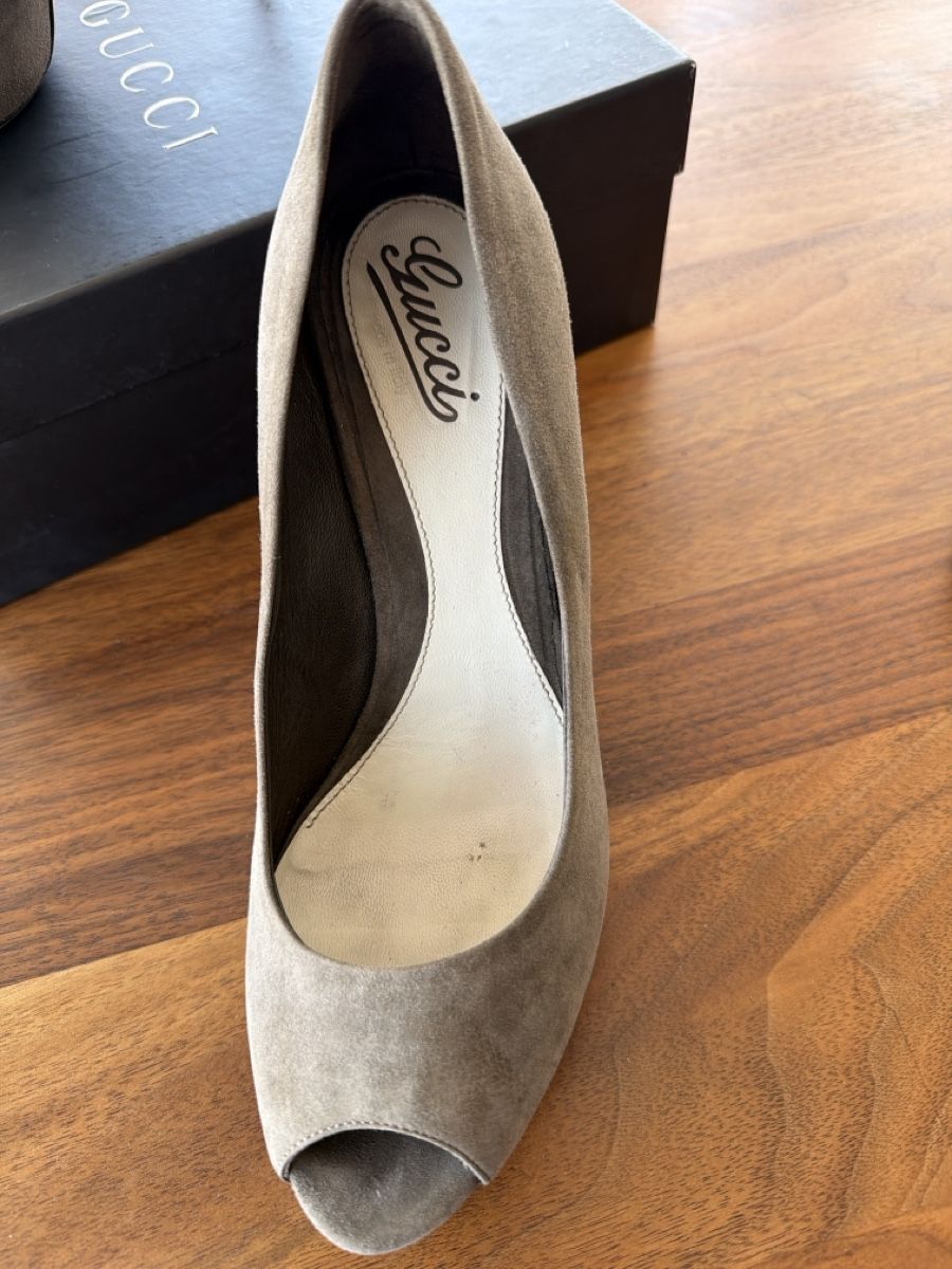 Gucci Chaussures femmes: Gucci Peeptoes Gr. 40 – D'occasion à Gwatt (Thun) par well 1