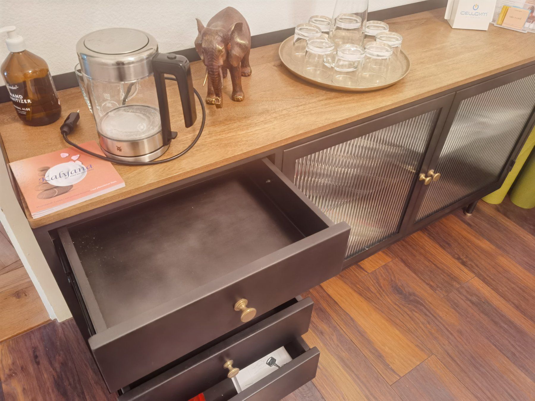Maisons du monde Cassettiere: Sideboard "industrial" aus anthrazitgrauem Metall – Usato da Zürich venduto da Daia2013 3
