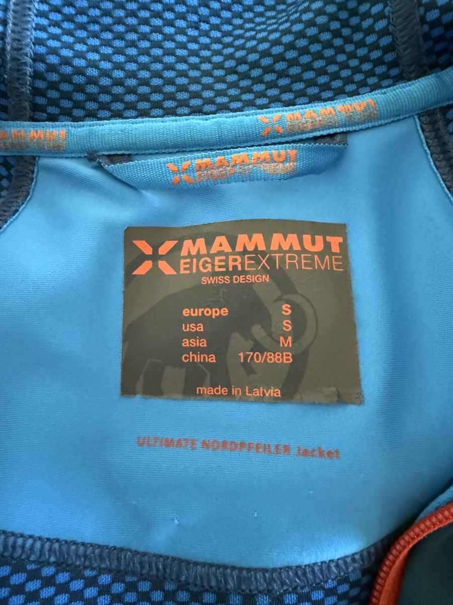 Mammut Jacken: Mammut Jacke – Gebraucht aus Willerzell von redcelicadragon 3