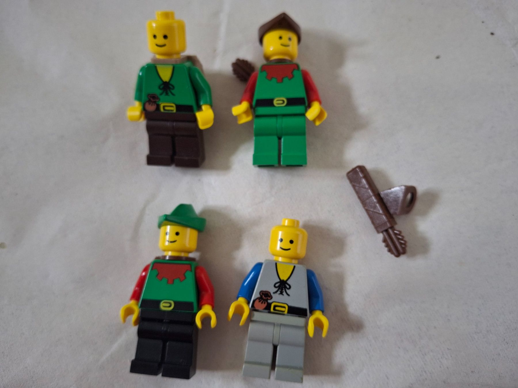 Lego Spielzeuge: Lego 4 forest Robin hood figuren – Gebraucht aus Kölliken von art-deko