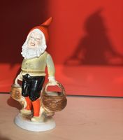 Wunderschöner Porzellan Zwerg Wagner & Apel GDR 1877 handbem