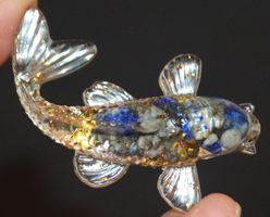 Deko Heilstein L-8767 – Goldfisch Harz Lapislazuli-farbig Fe
