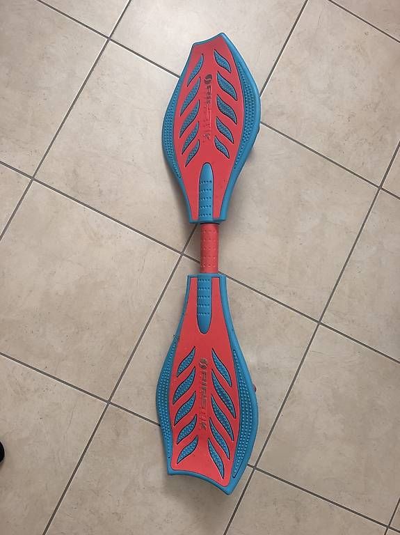 Skateboards: RipStik Caster Board Waveboard blau/rot – Usato da meiringen venduto da Dbirri 1