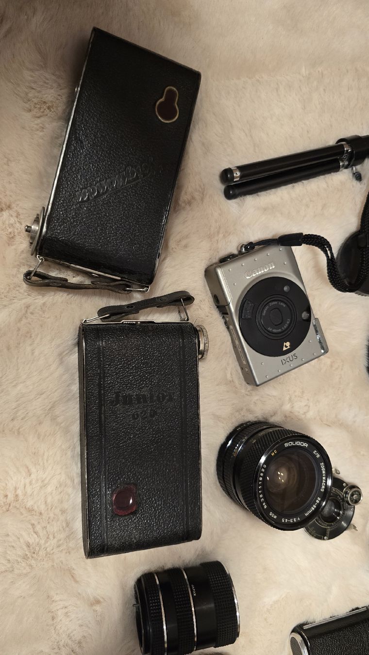 Fotocamera: Lot de caméras, objectifs, accessoires  – Difettoso da Collombey venduto da Car.pare 3