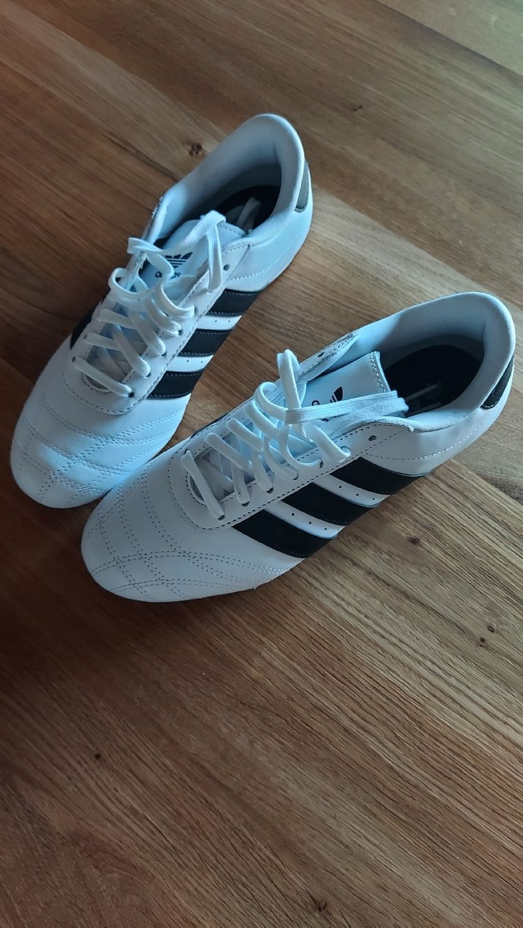 Adidas Scarpe da donna: Adidas – Nuovo e nell'imballaggio originale da Aarau venduto da lca_m6nw