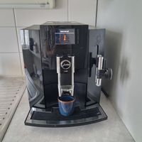 Kaffeevollautomat Jura E800 Piano Black gebraucht