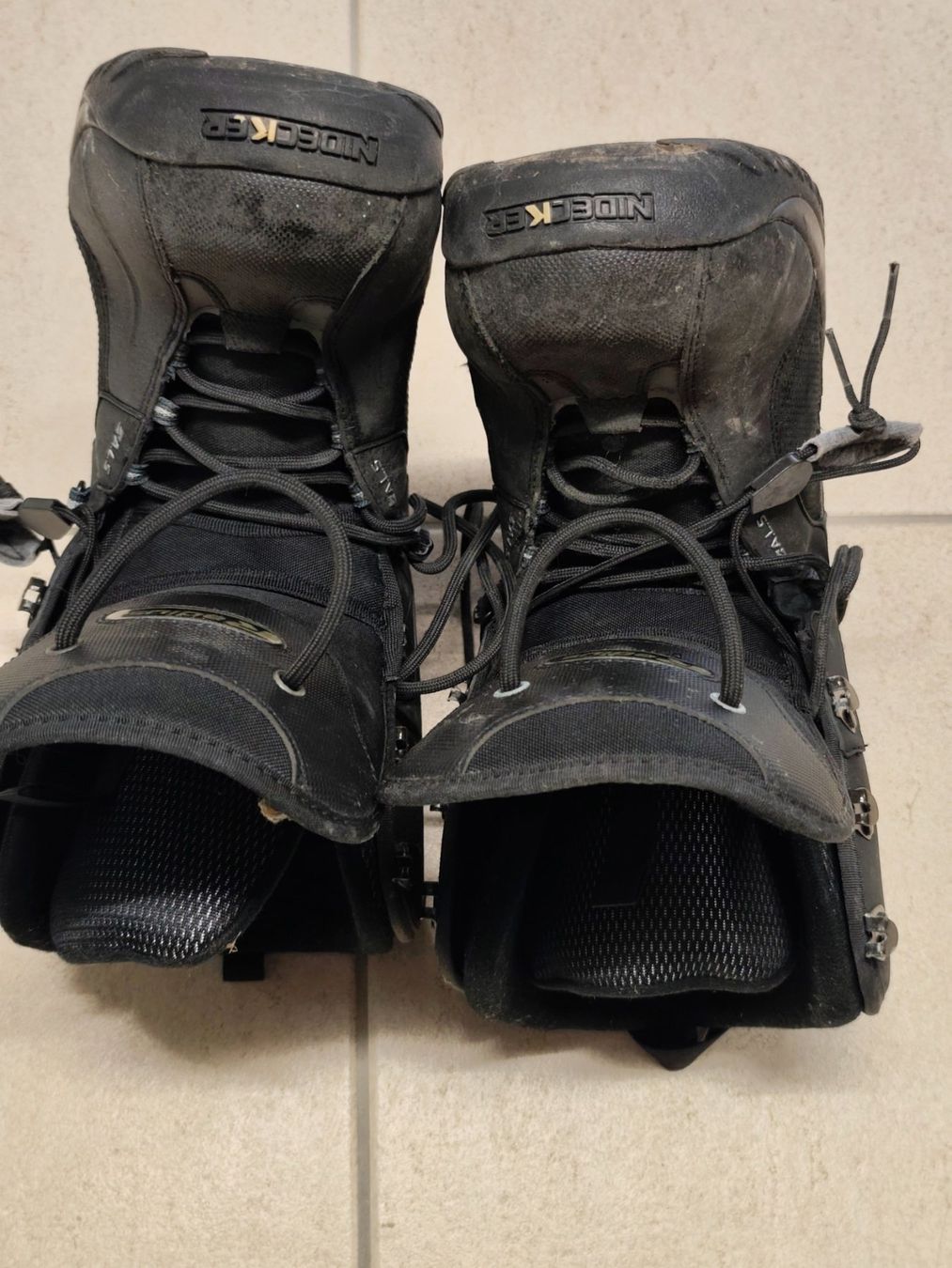 Nidecker Scarpe da uomo: Boots de snowboard – Usato da Delémont venduto da antioque
