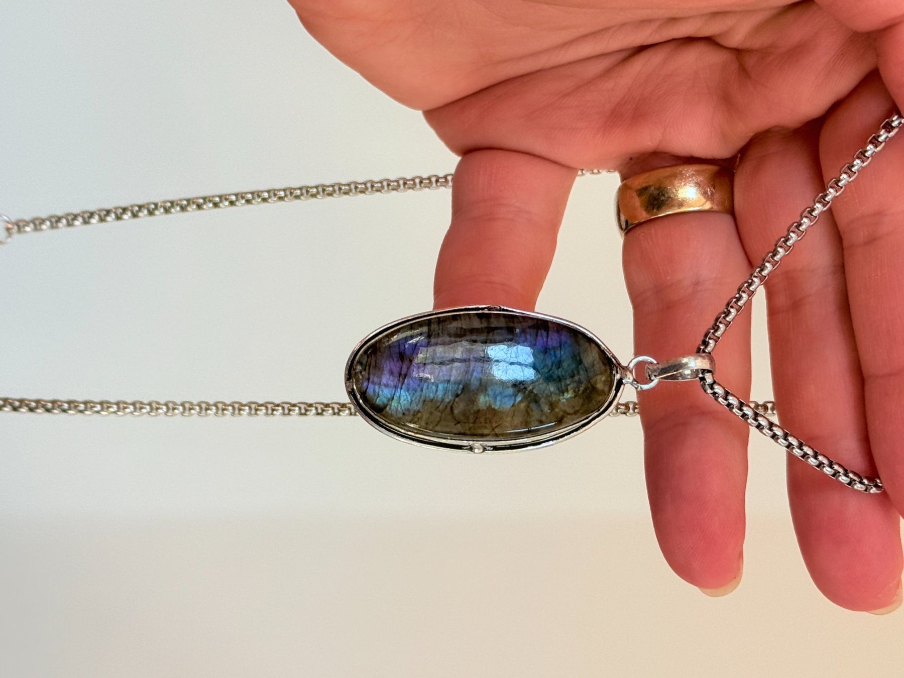 Ketten: Collier avec Labradorite – Neu und originalverpackt aus Genève von AWWA 2