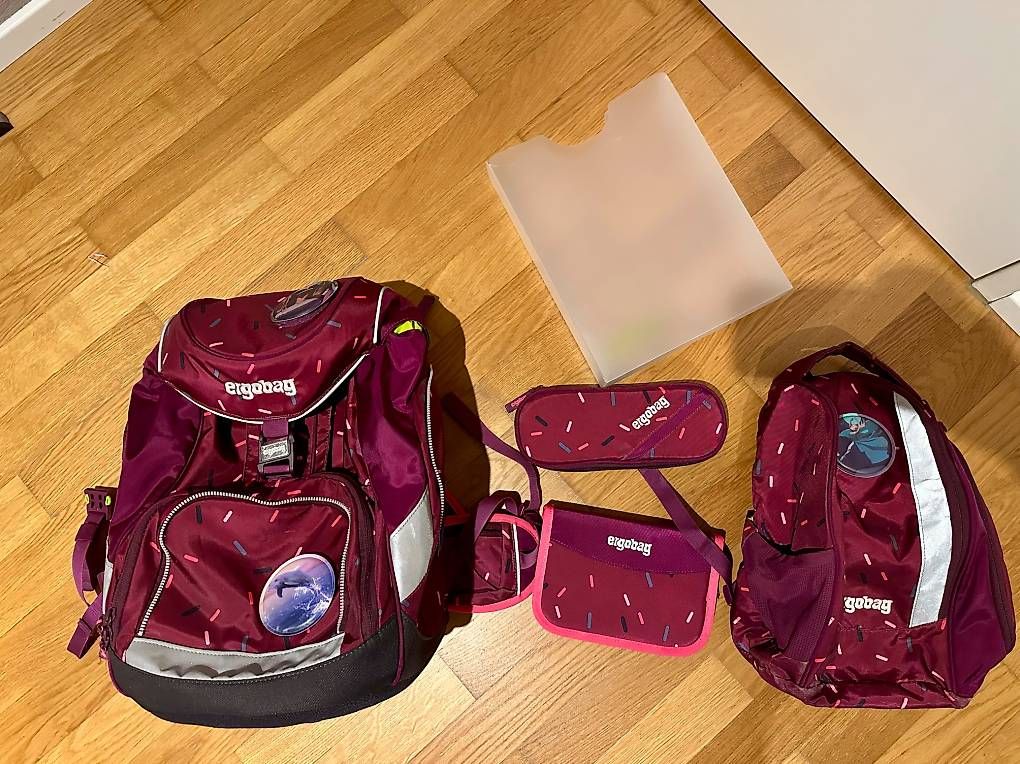 Ergobag Sacs & sacs à dos: Ergobag Schulranzen Set – D'occasion à Allschwil par Oliver-K.