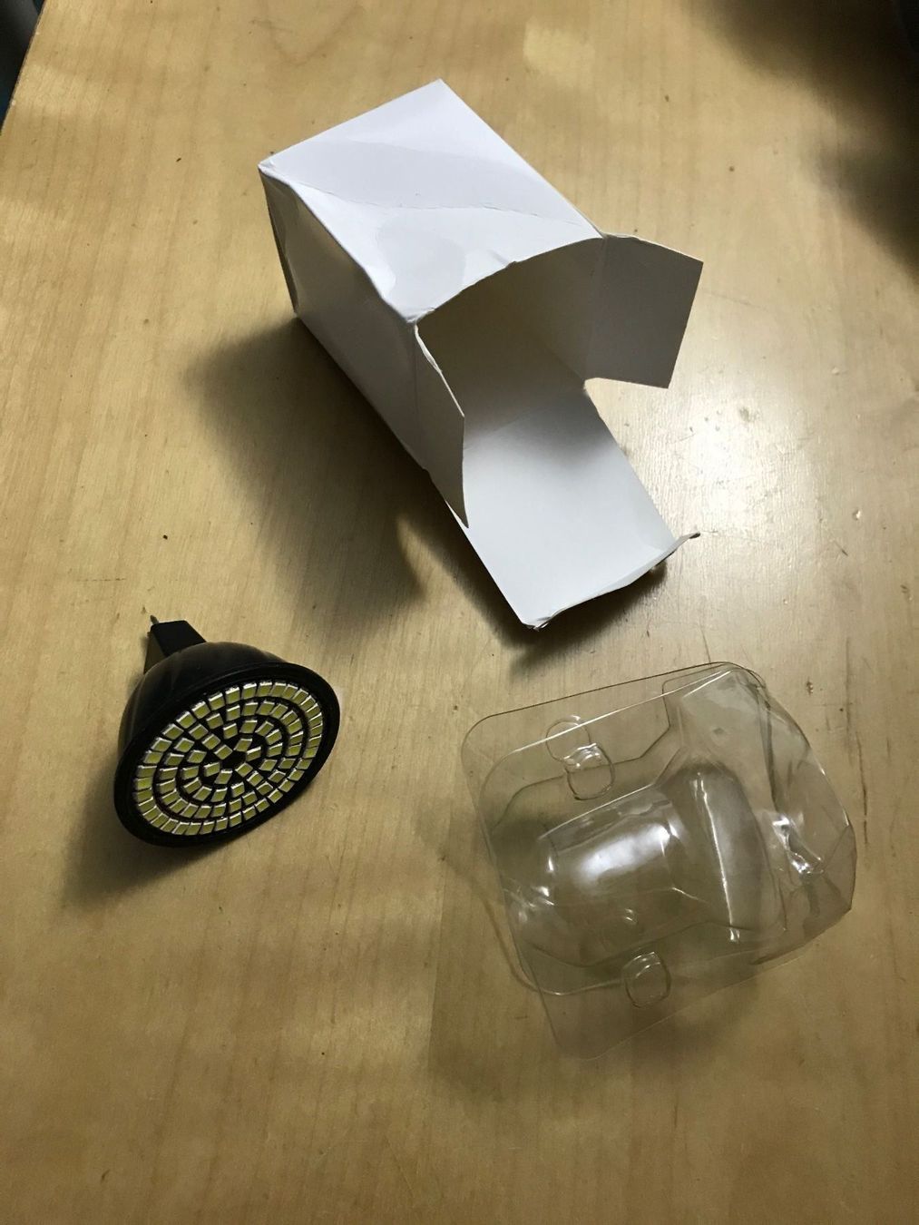 Conforama Lampade: Lampe LED – Nuovo e nell'imballaggio originale da Lupfig venduto da Pluribus