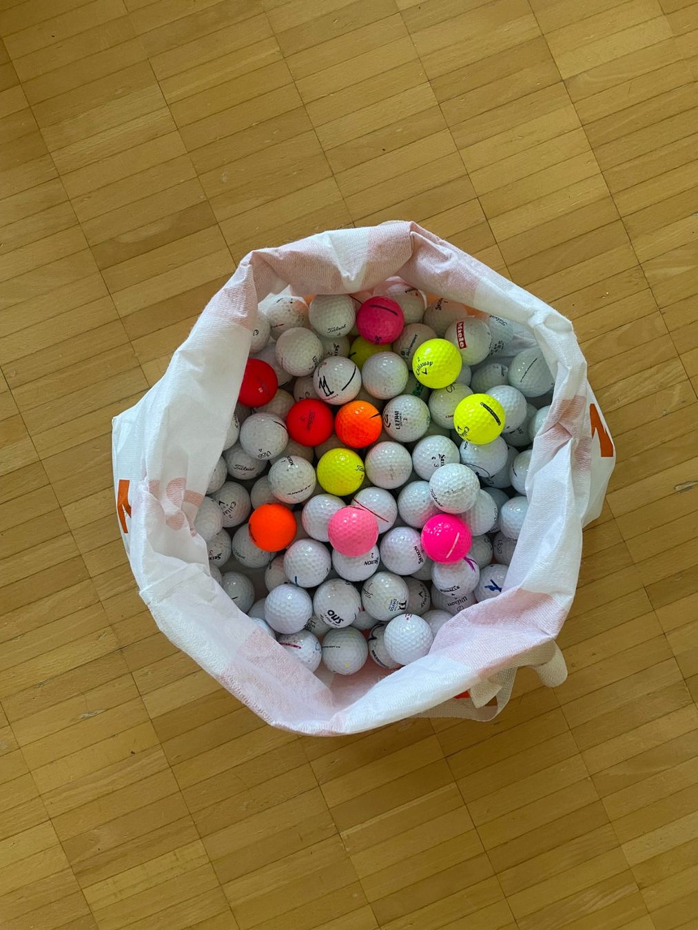 Bälle: 120 gebrauchte Golfbälle – Gebraucht aus Zürich von Telamon 3